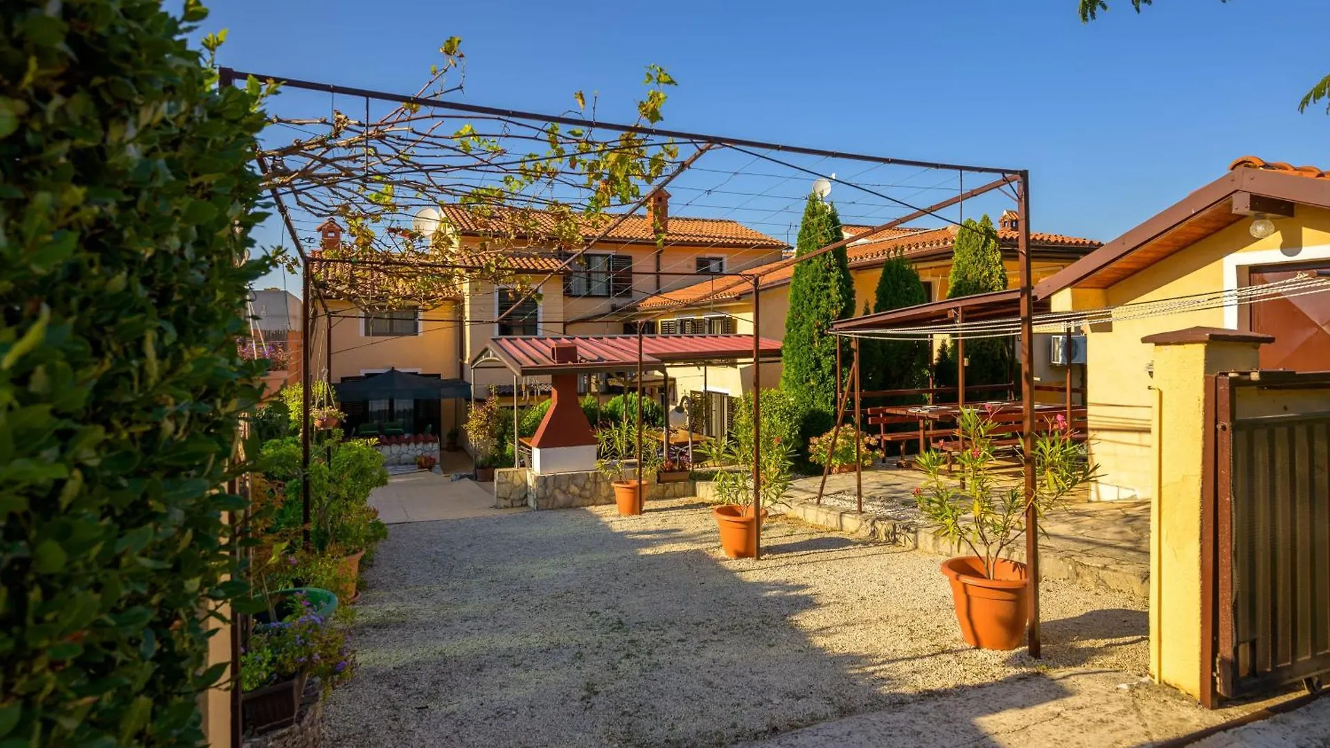 Apartment Ruhig Gelegene Ferienwohnung 7 Stinjan Croatia