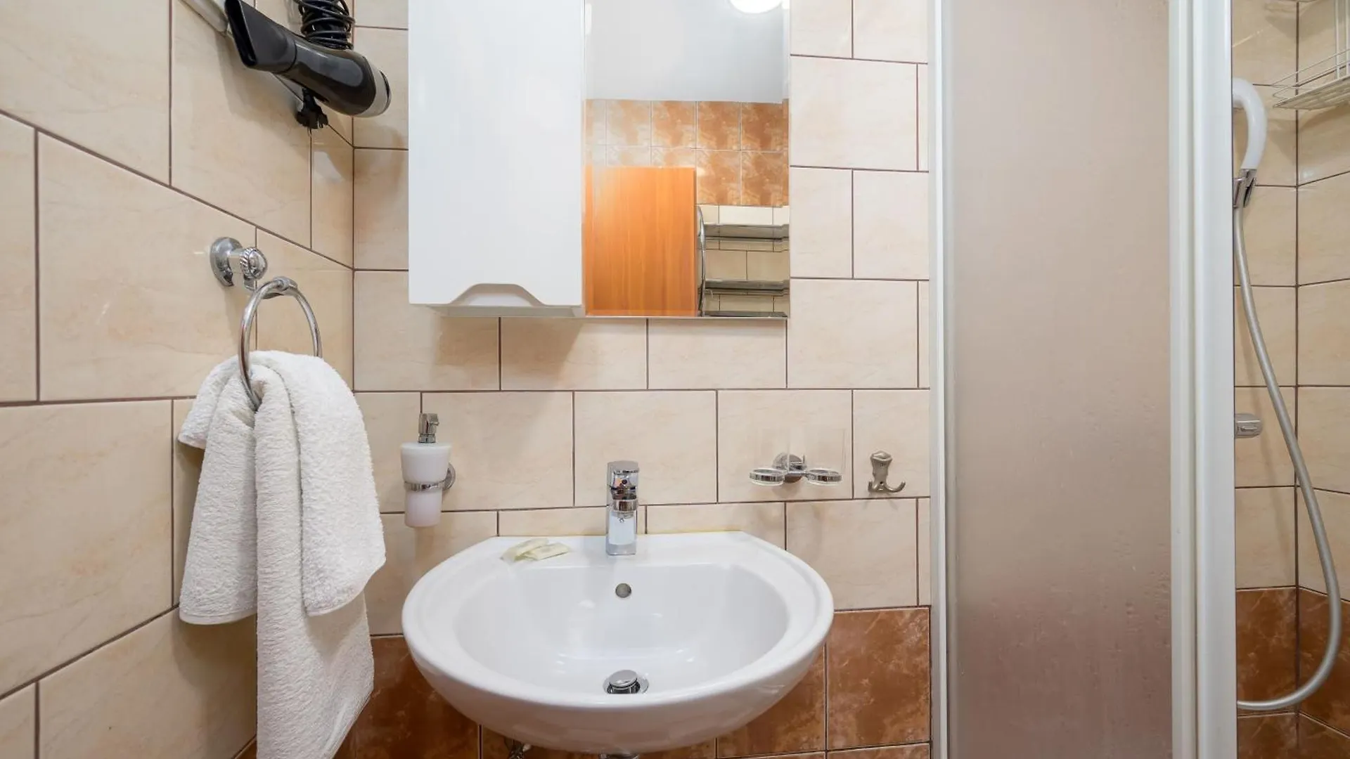 Ruhig Gelegene Ferienwohnung 7 Stinjan 0*,